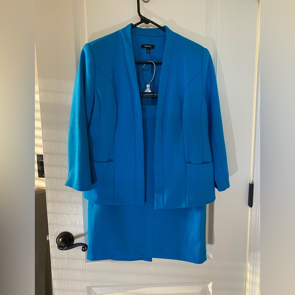 Women’s Blue Le Suit Skirt and Jacket Suit